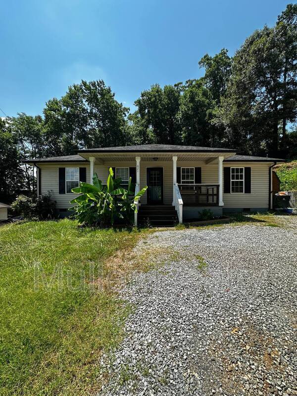 House for rent at 621 Latham Ave, Knoxville, TN 37920