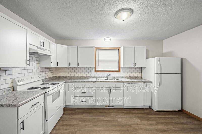 Apartment for rent at 1908 5th Ave, Leavenworth, KS 66048