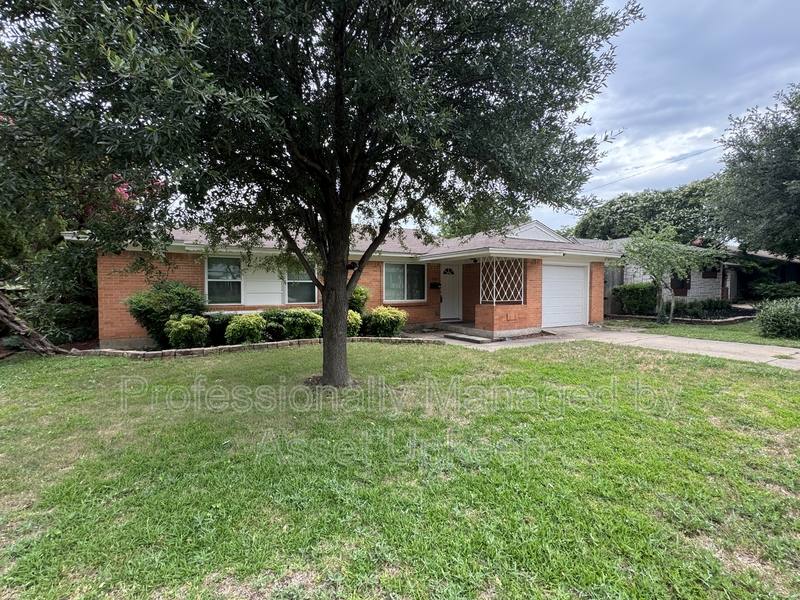 House for rent at 1223 Dumont Dr, Richardson, TX 75080