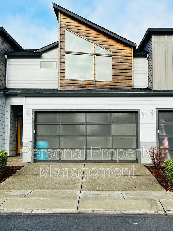 Townhouse for rent at 12314 NE 114th St, Vancouver, WA 98682