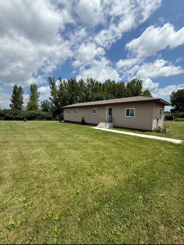 House for rent at 2871 Edgewood Rd, Cedar Rapids, IA 52411