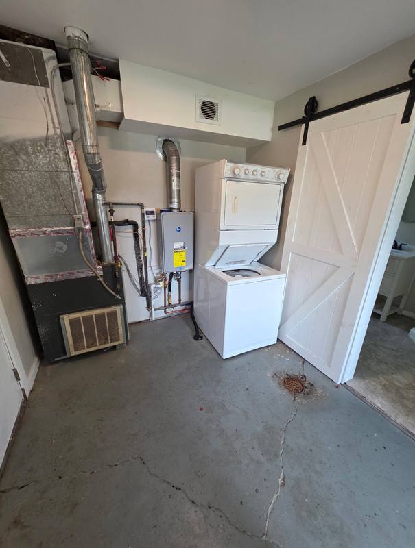 House for rent at 1200 Center St NE, Cedar Rapids, IA 52402