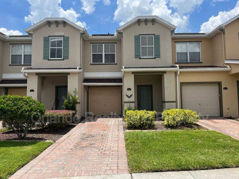 Townhouse for rent at 16621 Cedar Crest Dr, Orlando, FL 32828