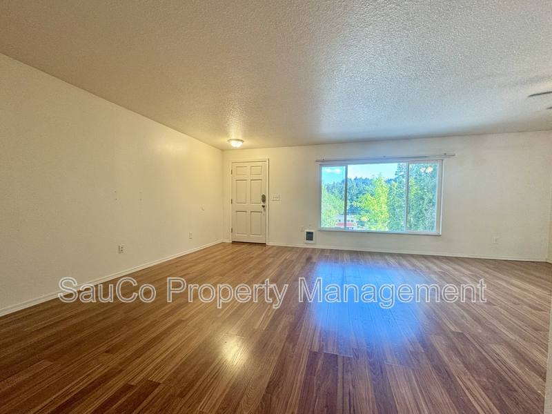 Apartment for rent at 5558 SW Beaverton Hillsdale Highway, Portland, OR 97221