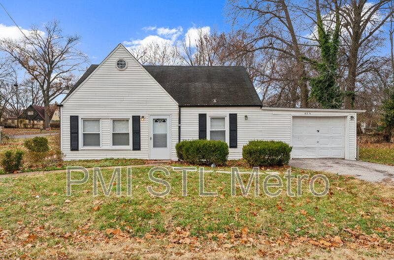 House for rent at 872 Valencia Ave, Saint Louis, MO 63138
