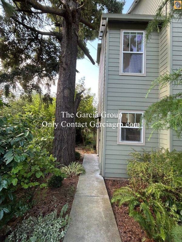 Apartment for rent at 8782 SE Flavel St 8782- E, Portland, OR 97266
