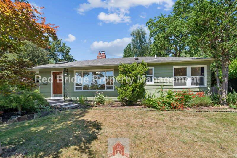 House for rent at 5025 SW Illinois St, Portland, OR 97221