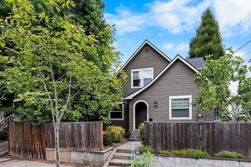 House for rent at 4908 NE 9th Ave, Portland, OR 97211