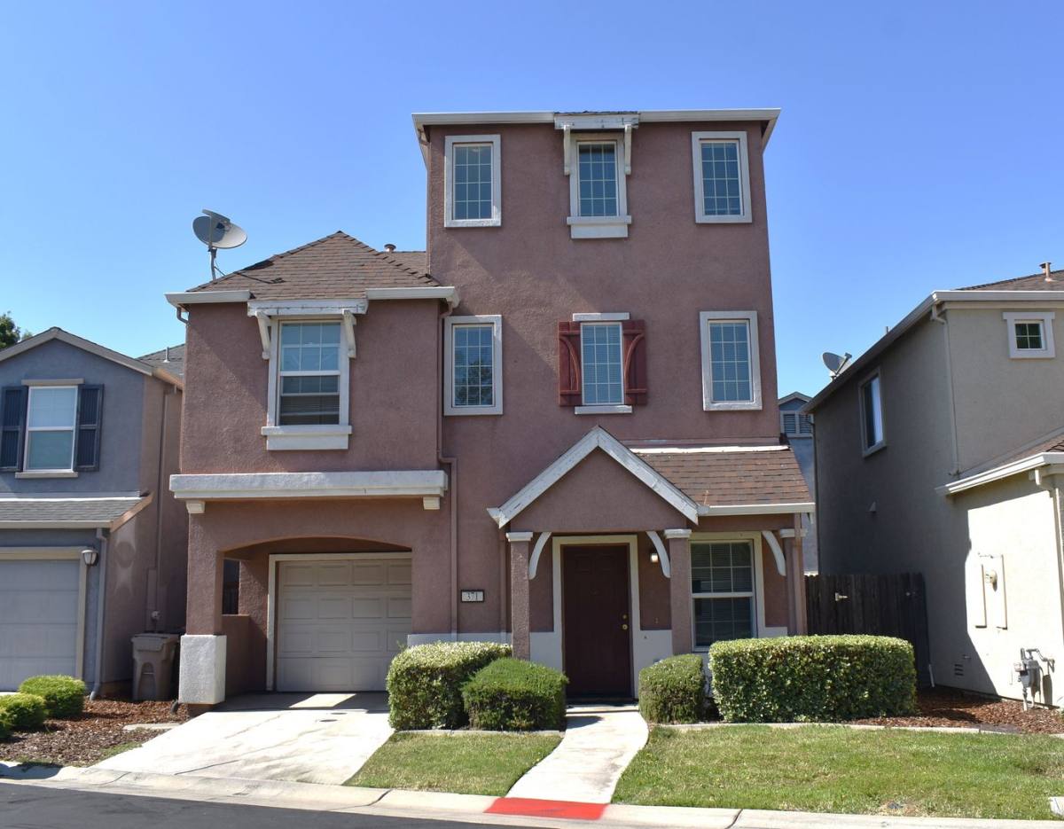 House for rent at 371 Ashwick Loop, Sacramento, CA 95823
