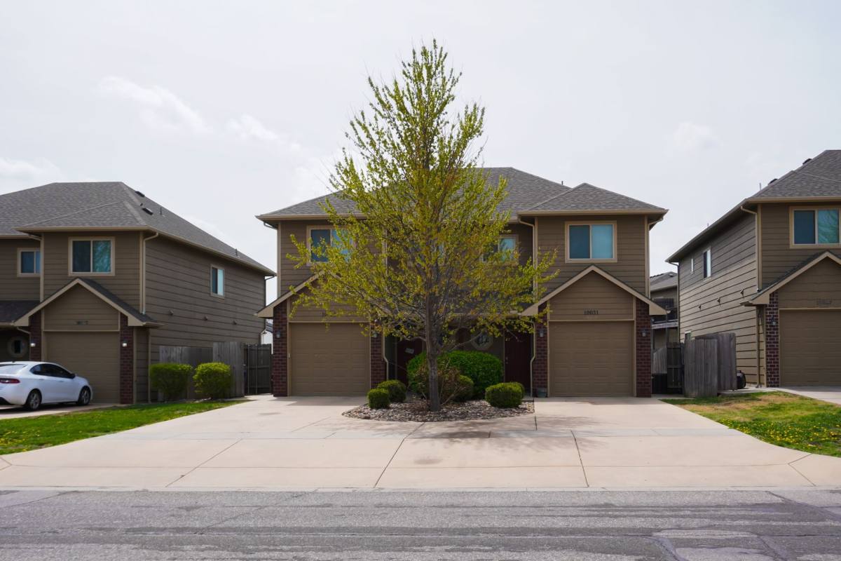 Townhouse for rent at 1586 S Goebel, Wichita, KS 67207