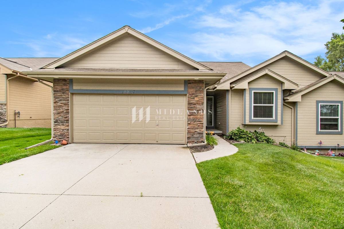 Townhouse for rent at 19907 Marinda St, Omaha, NE 68130