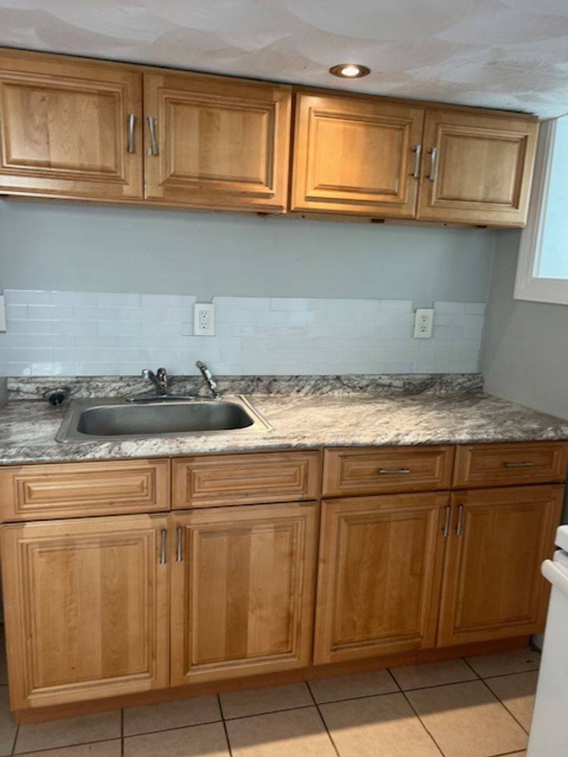 Apartment for rent at 476 Lonsdale Ave, Pawtucket, RI 02860