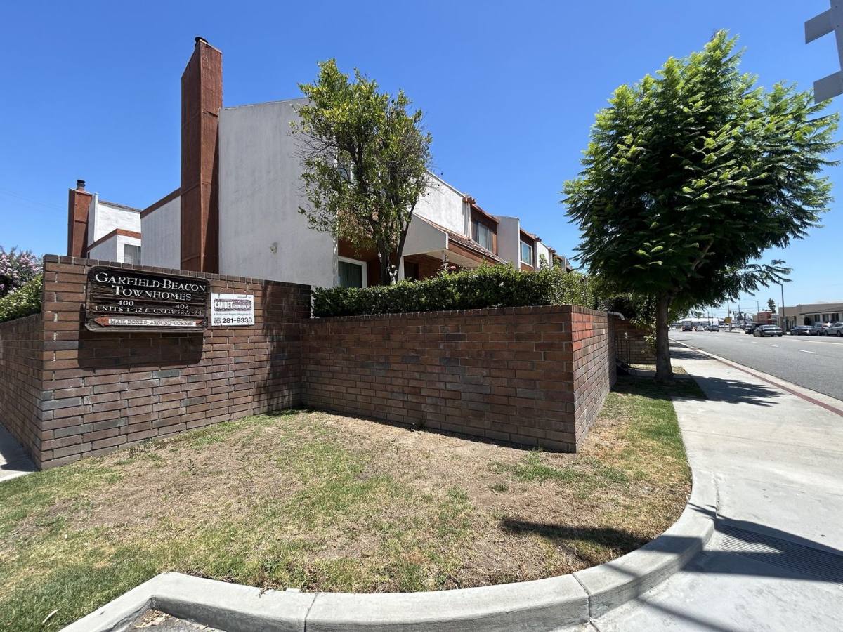 Apartment for rent at 400 S Garfield Ave, Alhambra, CA 91801
