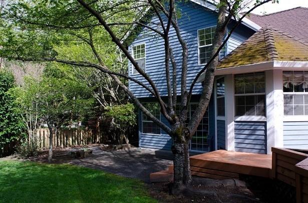 House for rent at 16753 NE 35th St, Bellevue, WA 98008
