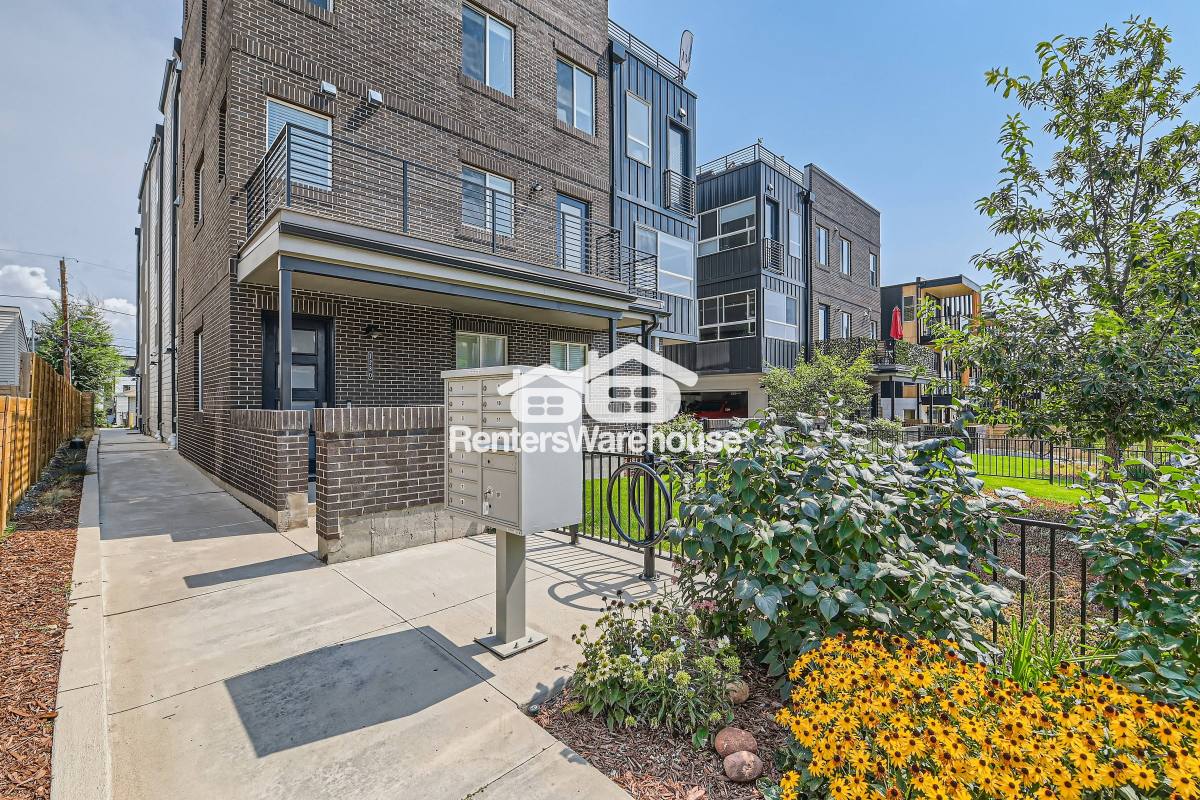 Townhouse for rent at 1284 Stuart St, Denver, CO 80204