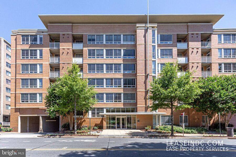 Apartment for rent at 355 I St SW #301, Washington, DC 20024