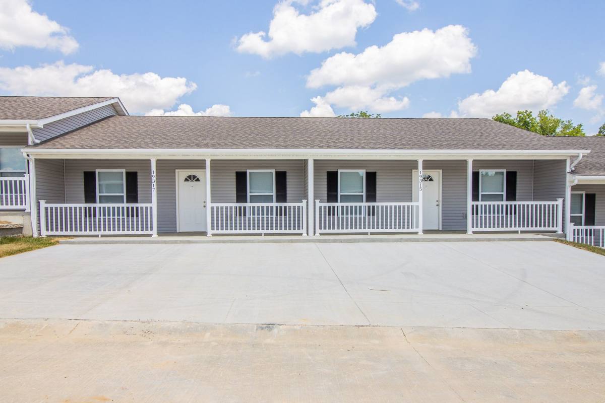 Apartment for rent at 19303 Folsom Dr, Warrenton, MO 63383