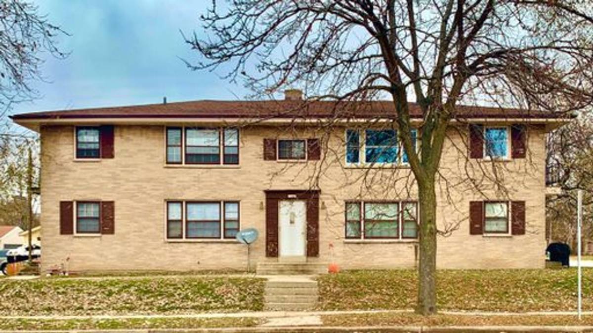 Apartment for rent at 10826 W Grant St, Milwaukee, WI 53227