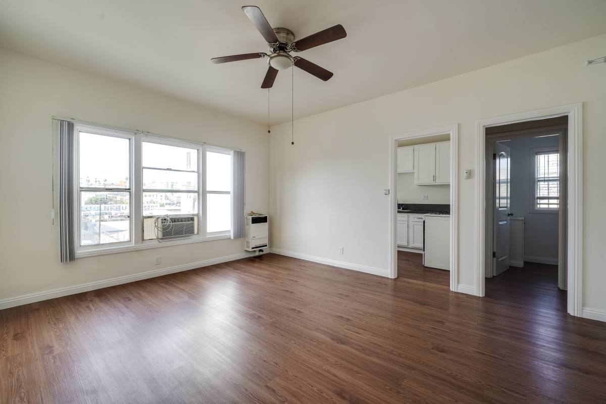 Apartment for rent at 1059 S Normandie Ave #301C, Los Angeles, CA 90006