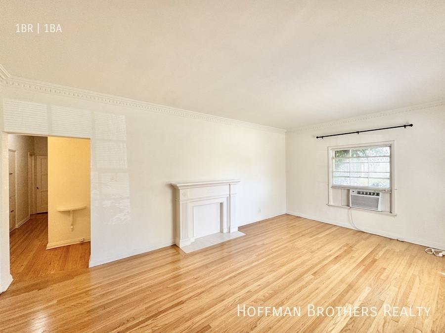 Apartment for rent at 107 N Harper Ave #107, Los Angeles, CA 90048