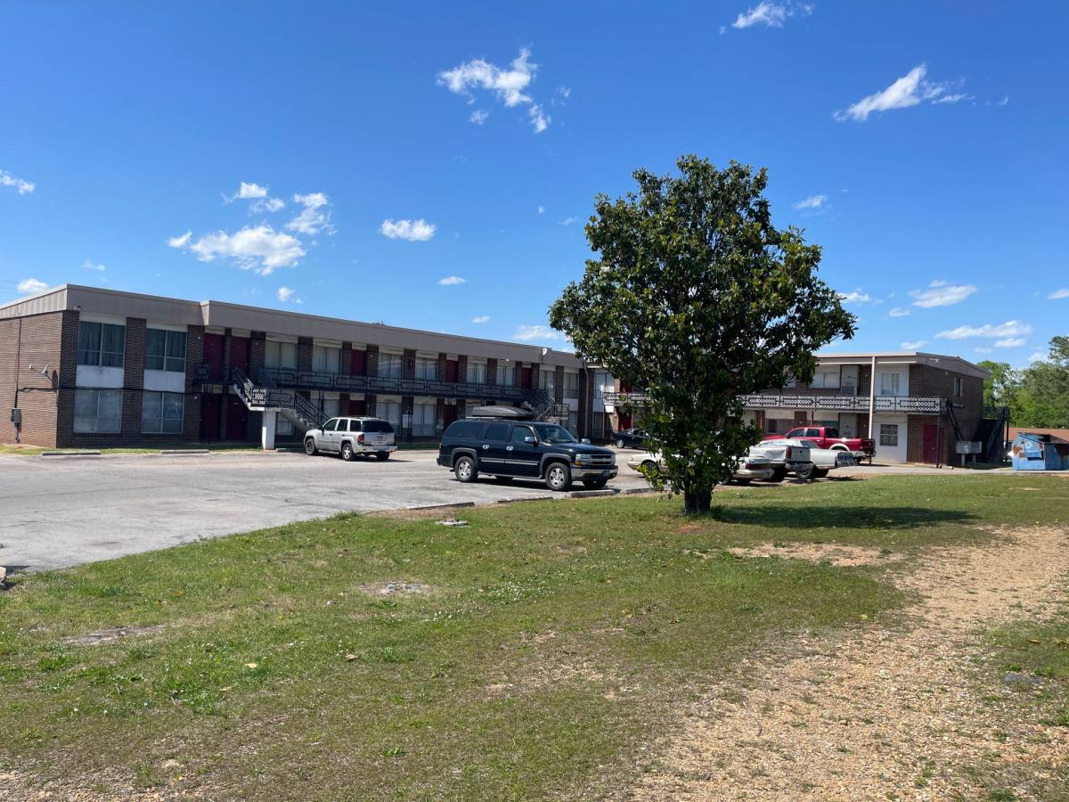 Apartment for rent at 7748-7764 4th Ave S, Birmingham, AL 35206
