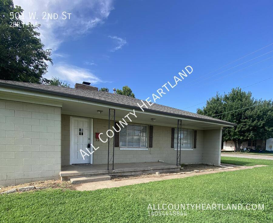 House for rent at 501 W 2nd St, Edmond, OK 73003