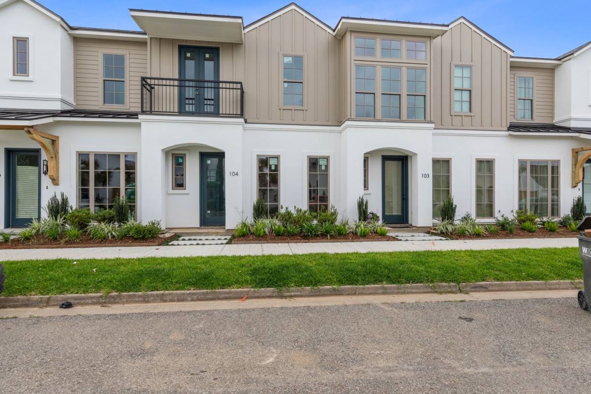 Townhouse for rent at 115 Gaunt Lane, Youngsville, LA 70592