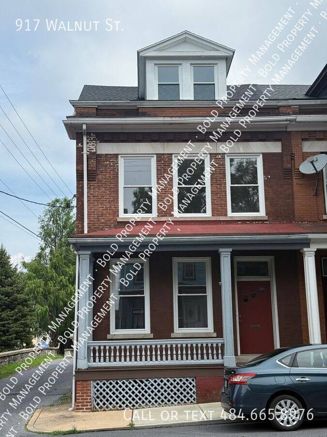 House for rent at 917 Walnut St, Lebanon, PA 17042