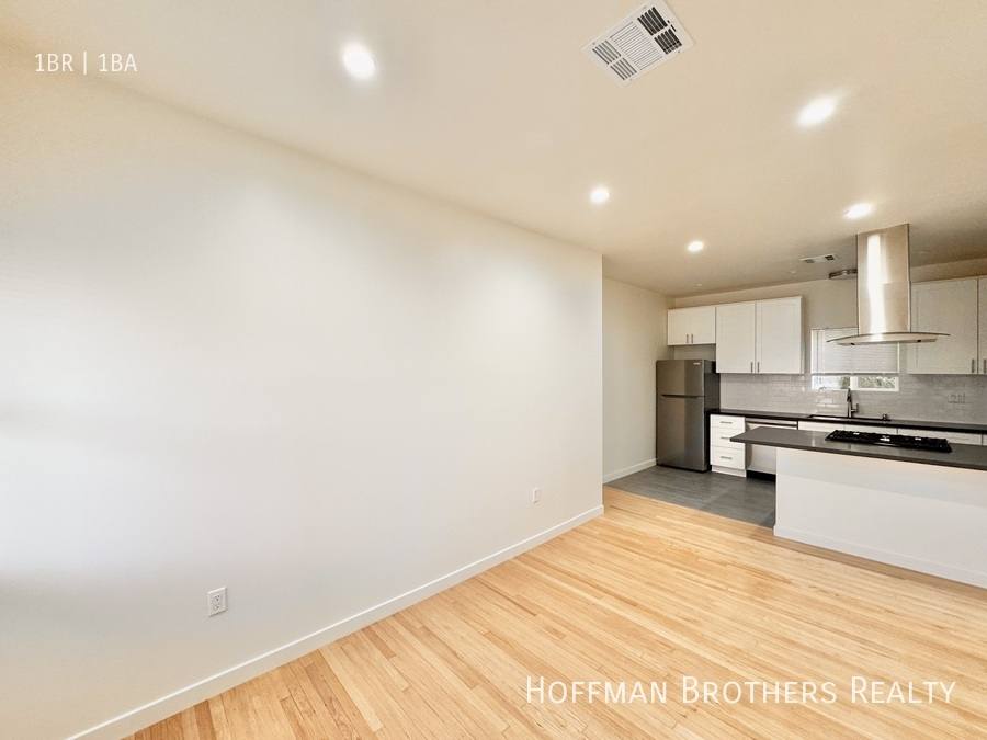Apartment for rent at 515-518 3 4 N Mariposa Ave #517 1 2, Los Angeles, CA 90004