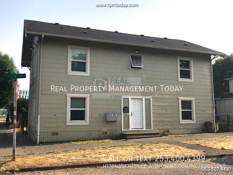 Apartment for rent at 1002 S 14th St #2, Tacoma, WA 98405