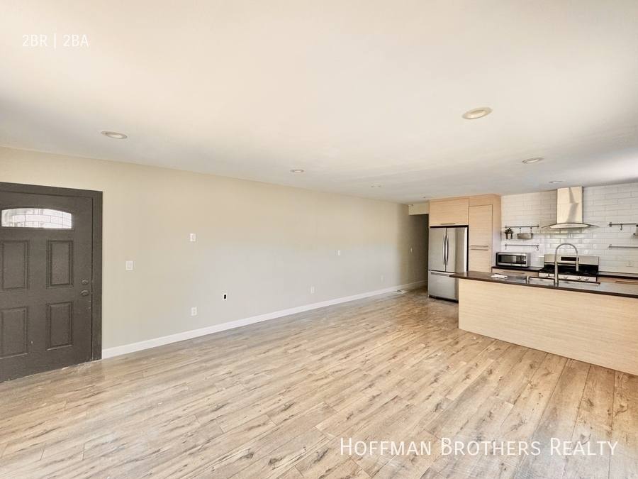 Apartment for rent at 1330 S Hudson Ave, Los Angeles, CA 90019