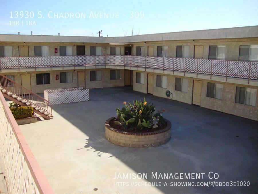 Apartment for rent at 13930 S Chadron Ave #309, Hawthorne, CA 90250