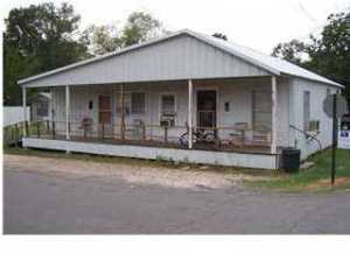 House for rent at 711 E Lessley St, Rayne, LA 70578