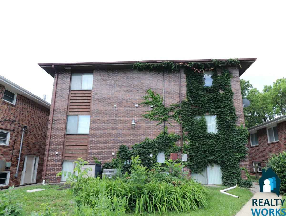 Apartment for rent at 2338 E St, Lincoln, NE 68510