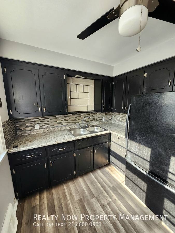 Apartment for rent at 948 Richmond Rd, Cleveland, OH 44124