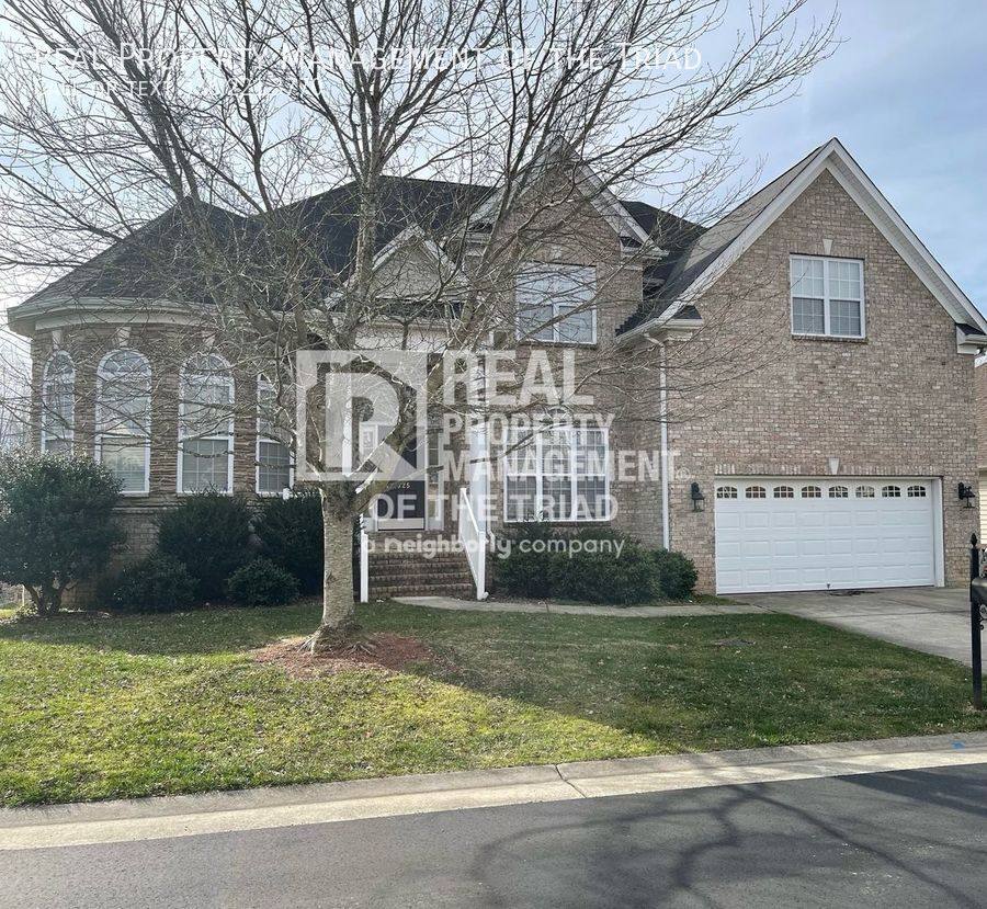 House for rent at 1925 Waterford Village Dr, Clemmons, NC 27012