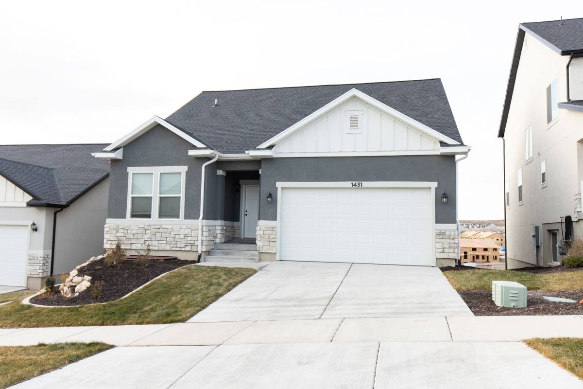 Apartment for rent at 1431 W Russo Dr, Lehi, UT 84043