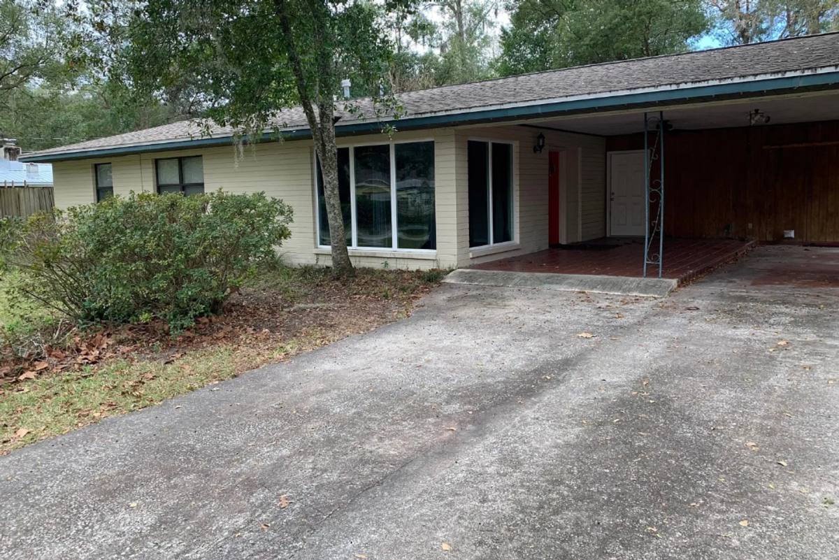 House for rent at 214 SW 40th St, Gainesville, FL 32607