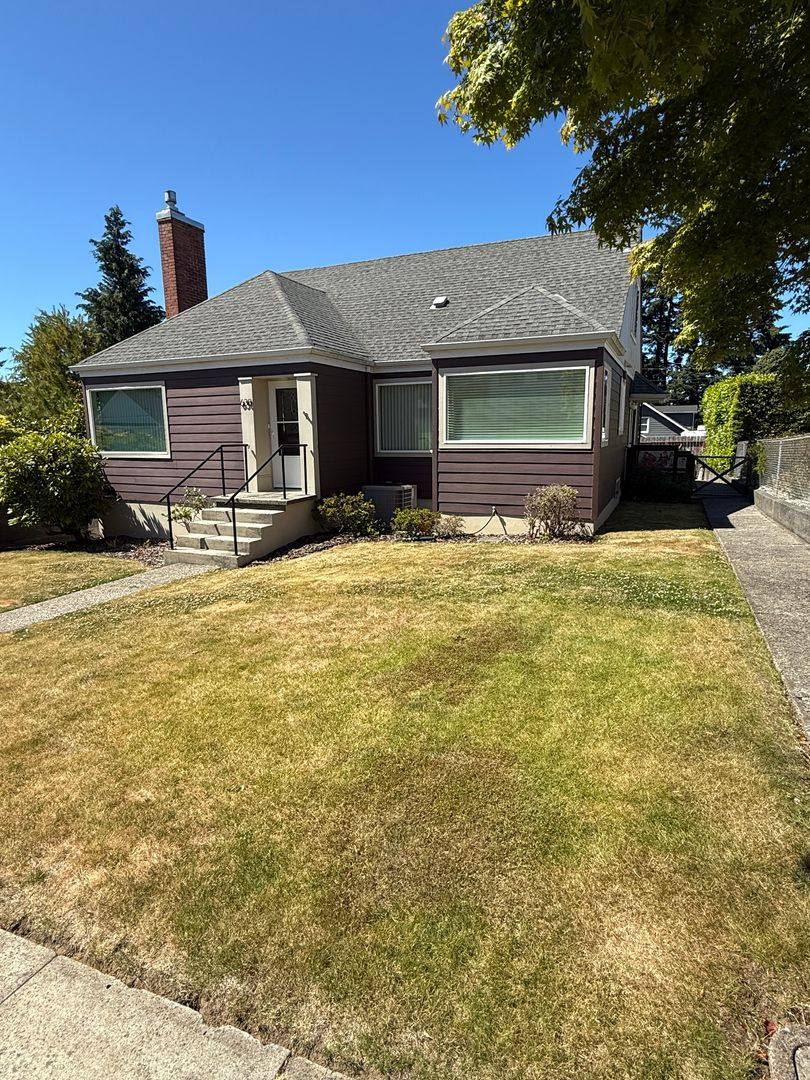 House for rent at 638 Exchange St, North Bend, OR 97459