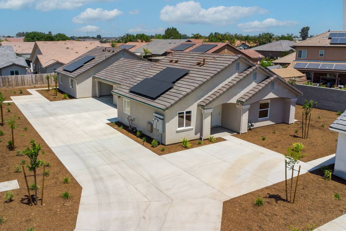 Condo for rent at 2538 Oakmont Circle, Tulare, CA 93274