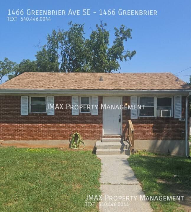 Apartment for rent at 1466 Greenbrier Ave SE, Roanoke, VA 24013