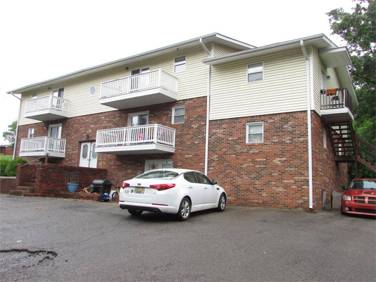 Apartment for rent at 1178 Lois Lane, Radcliff, KY 40160