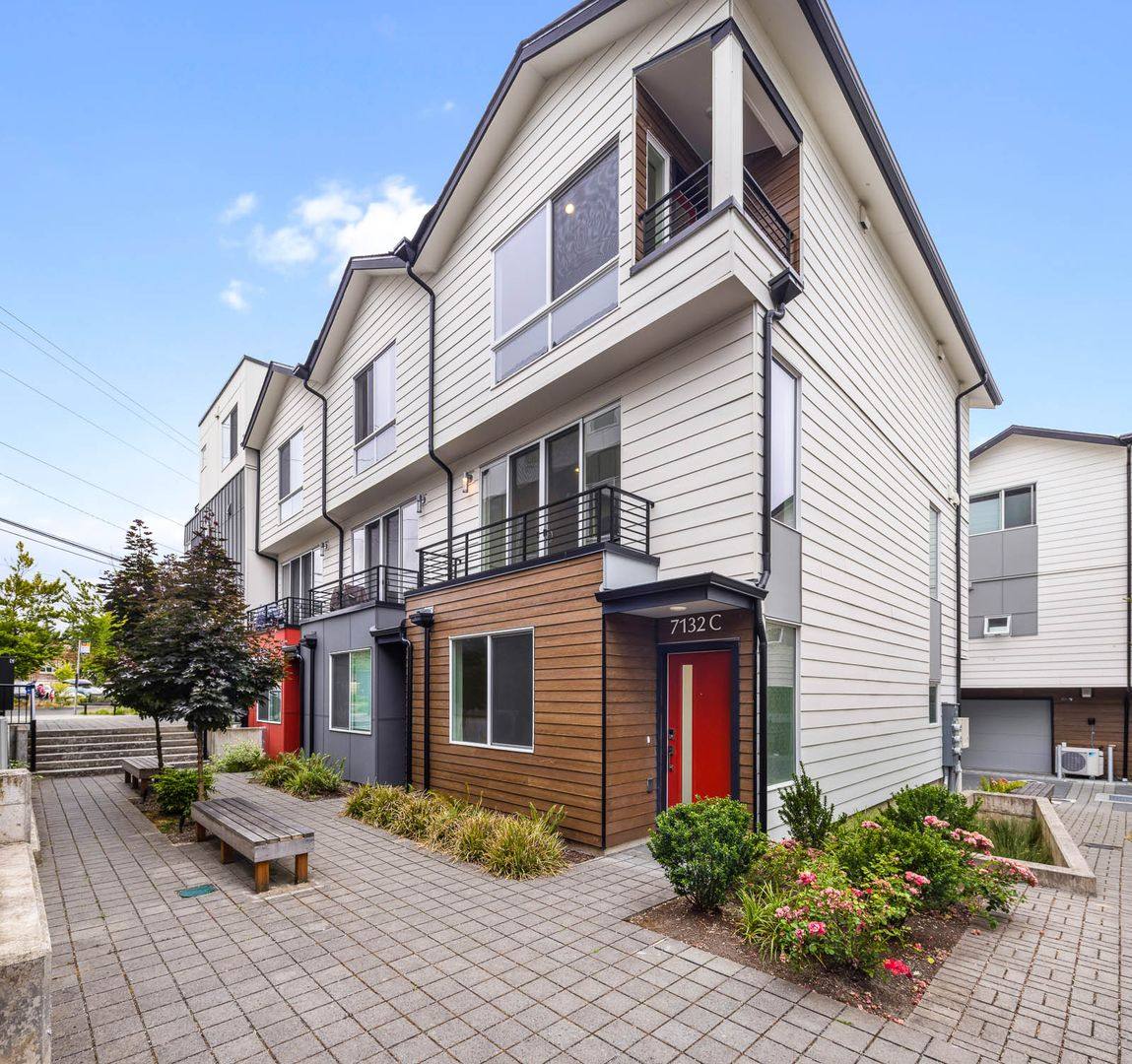 Condo for rent at 7132 Beacon Ave S #C, Seattle, WA 98108