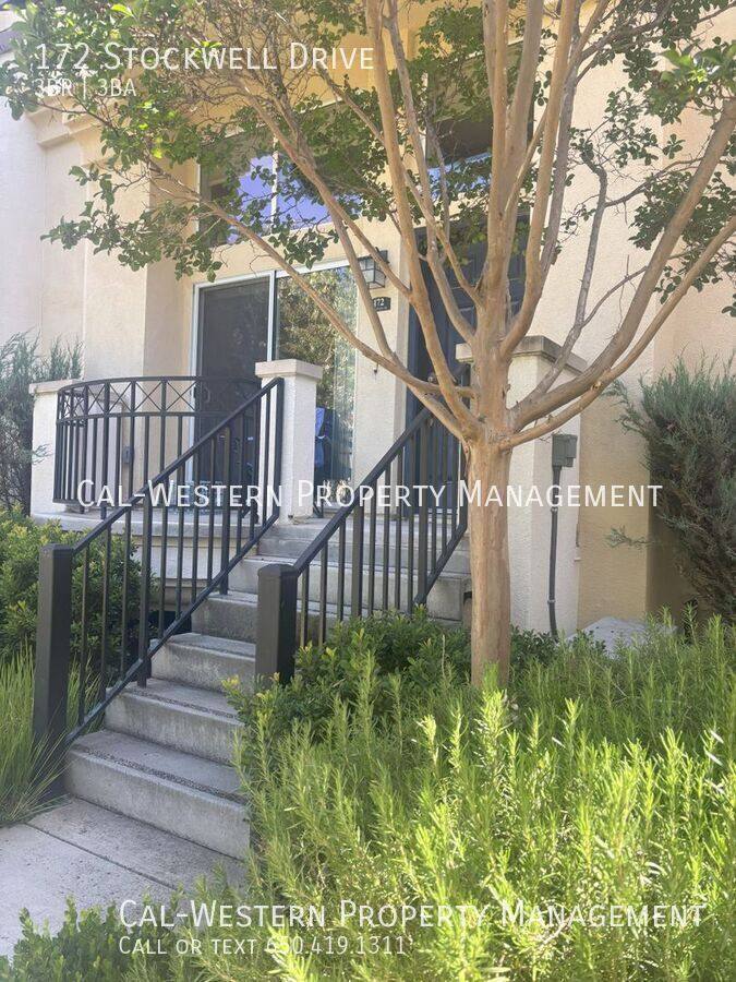 House for rent at 172 Stockwell Dr, Mountain View, CA 94043