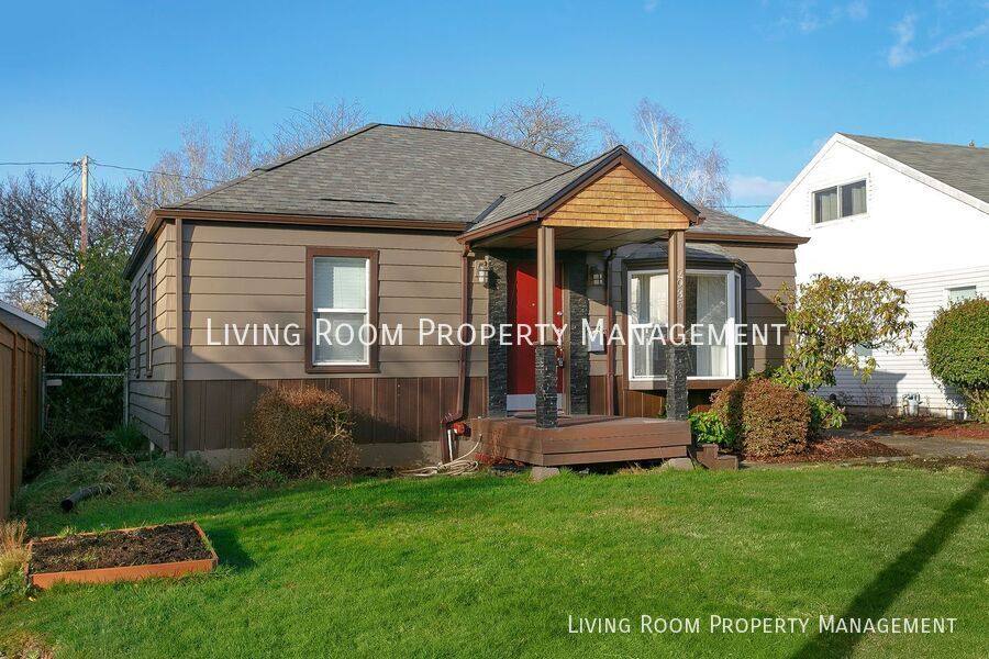 House for rent at 2935 SE 77th Ave, Portland, OR 97206