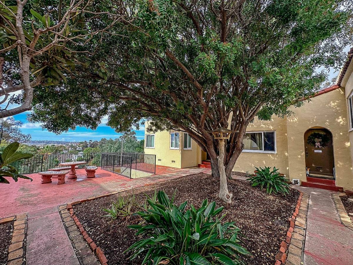 Apartment for rent at 2600-2616 Front St, San Diego, CA 92103