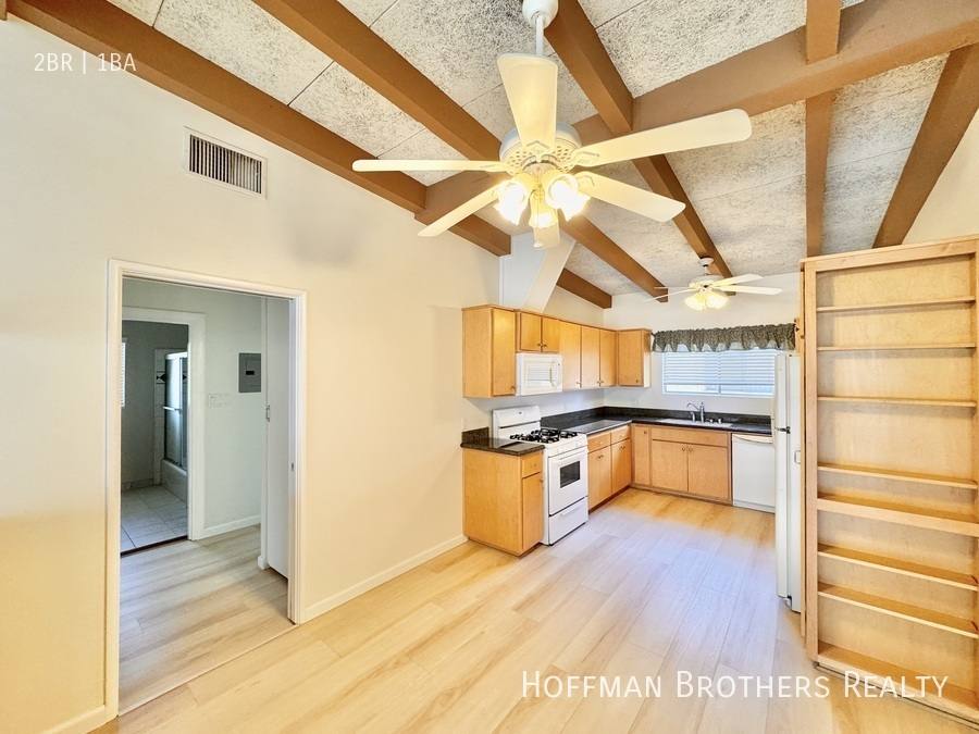 Apartment for rent at 4860 Van Noord Ave, Sherman Oaks, CA 91423