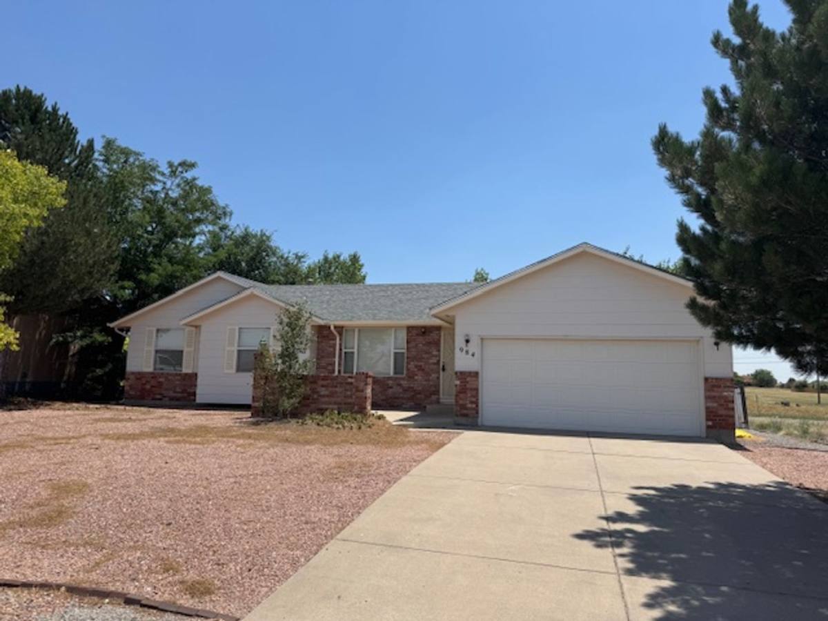 House for rent at 984 Honeysuckle Dr, Pueblo, CO 81007