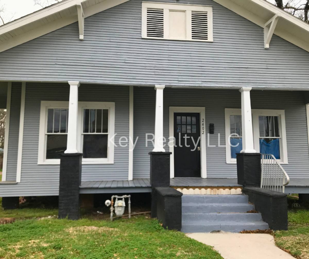 House for rent at 2402 Lee St, Alexandria, LA 71301