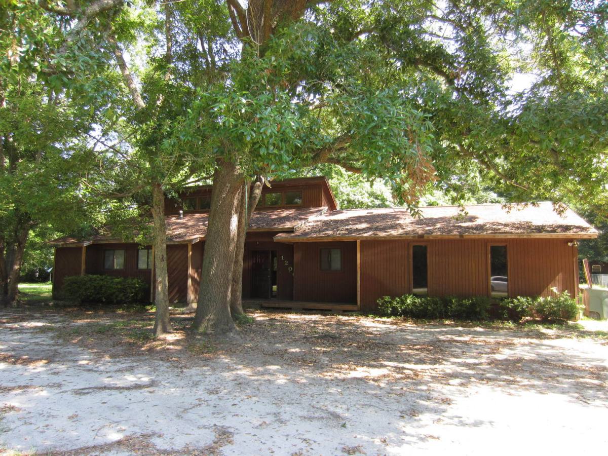 House for rent at 1200 Pineview Dr, Valdosta, GA 31602
